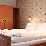 #Hostflachau1